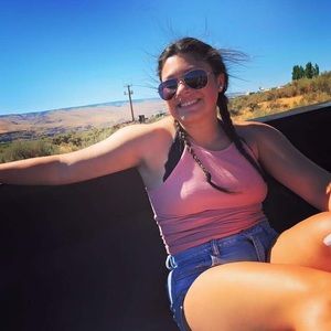 Meet your Posher, Brooke